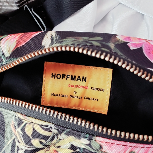 Herschel Floral Fifteen Hip Pack - Picture 6 of 6